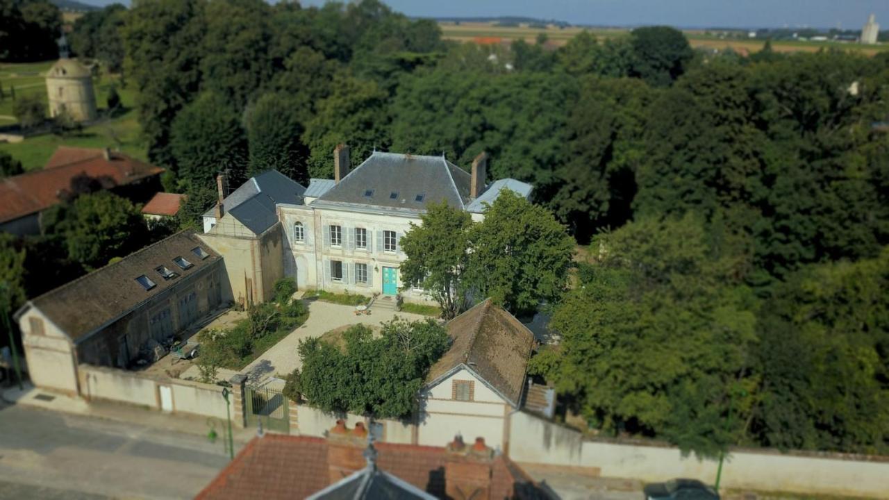 Yxie - Manoir Des Arts Villeblevin Exterior foto